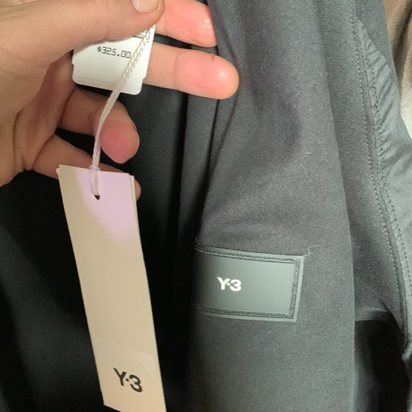 Selling north face gloves size medium. Paid 120$ for them plus tax. - Picture 5 of 5